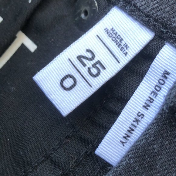 LIKE NEW ANN TAYLOR MODERN SKINNY BLACK JEANS 0/25x30 ⭐️ - Picture 4 of 14